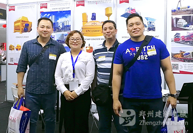 建新機(jī)械多年的菲律賓老客戶，購(gòu)買(mǎi)了很多混凝土攪拌設(shè)備